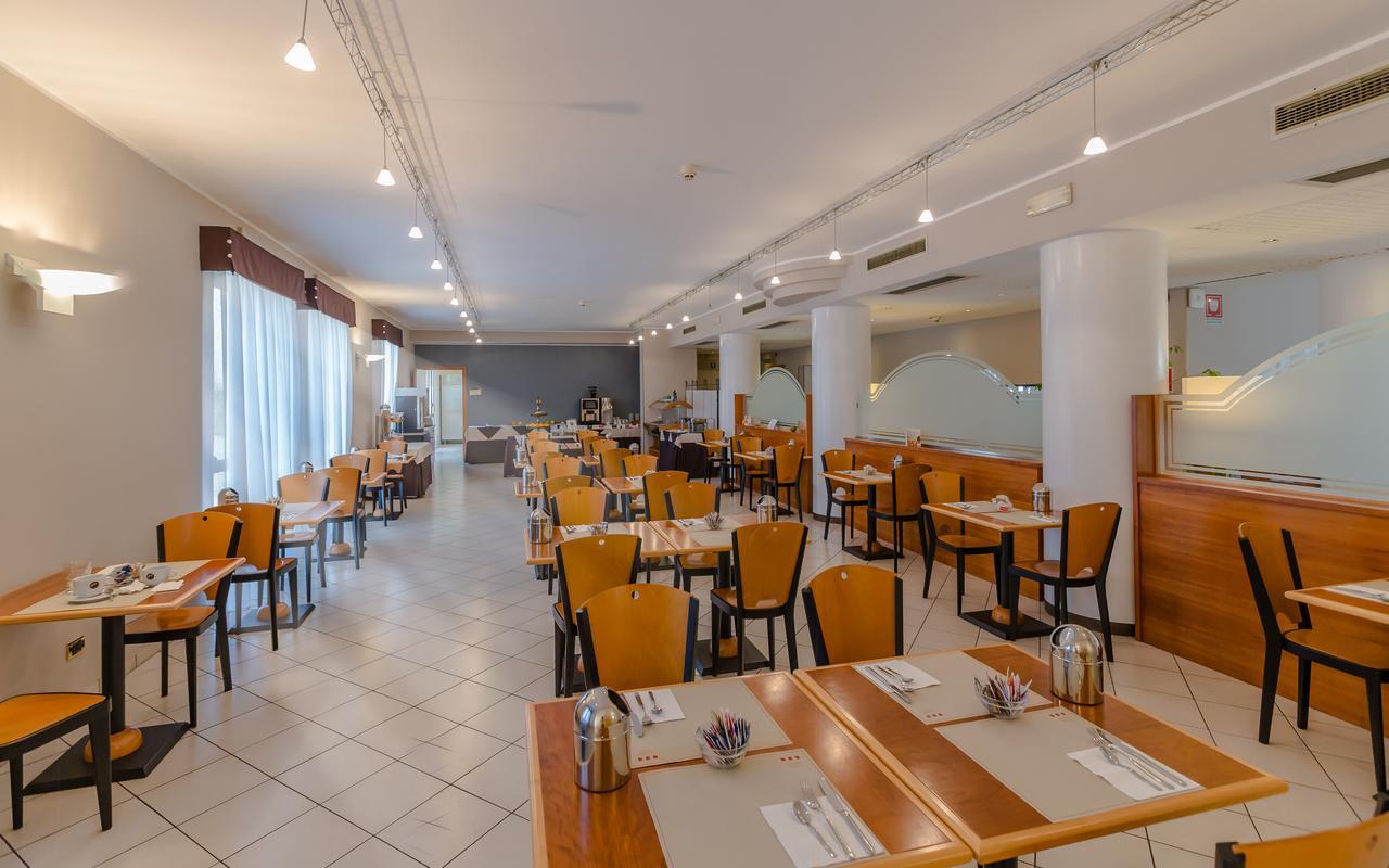 奥基奥贝洛乌娜威酒店 外观 照片